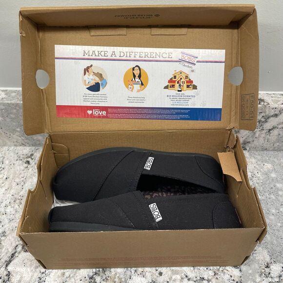 New NIB Skechers BOBS Black Peace & Love Womens's Size 5.5 Canvas Shoes Wide - Picture 3 of 10